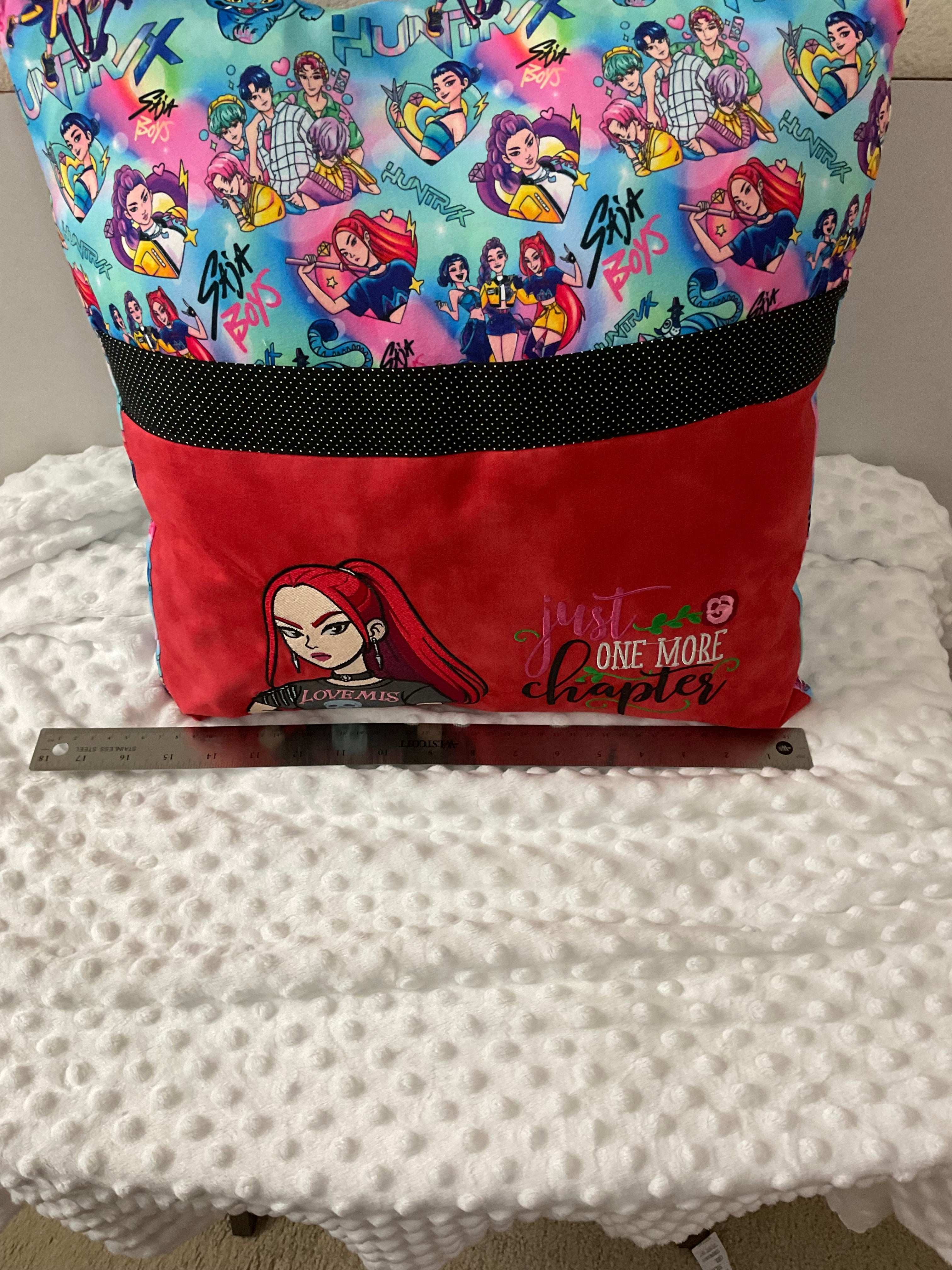 "Just One More Chapter" Reading Pillow —Rumi from Kpop