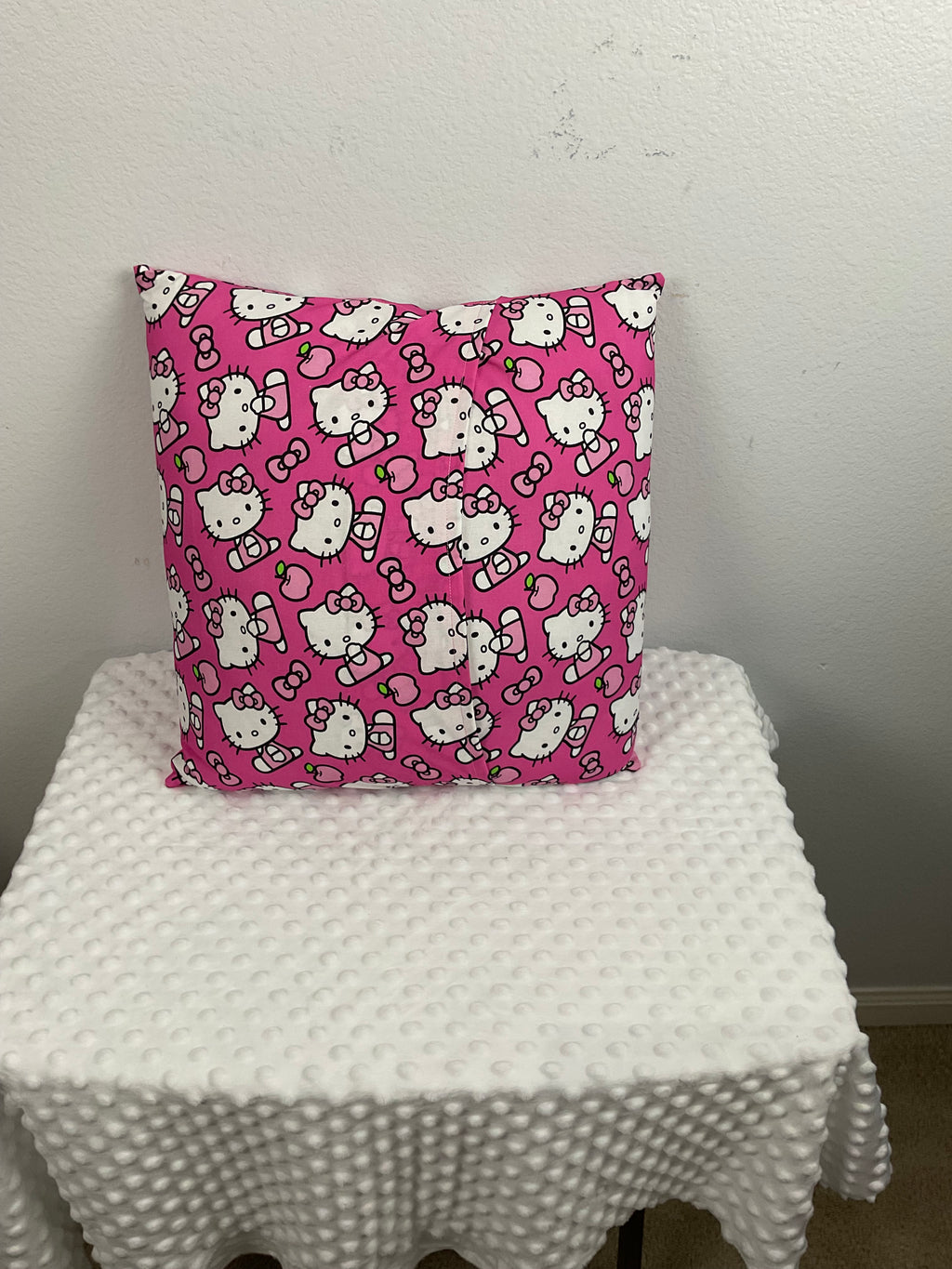 Hello Kitty Reading Pillow – Embroidered Cushion in Hot Pink